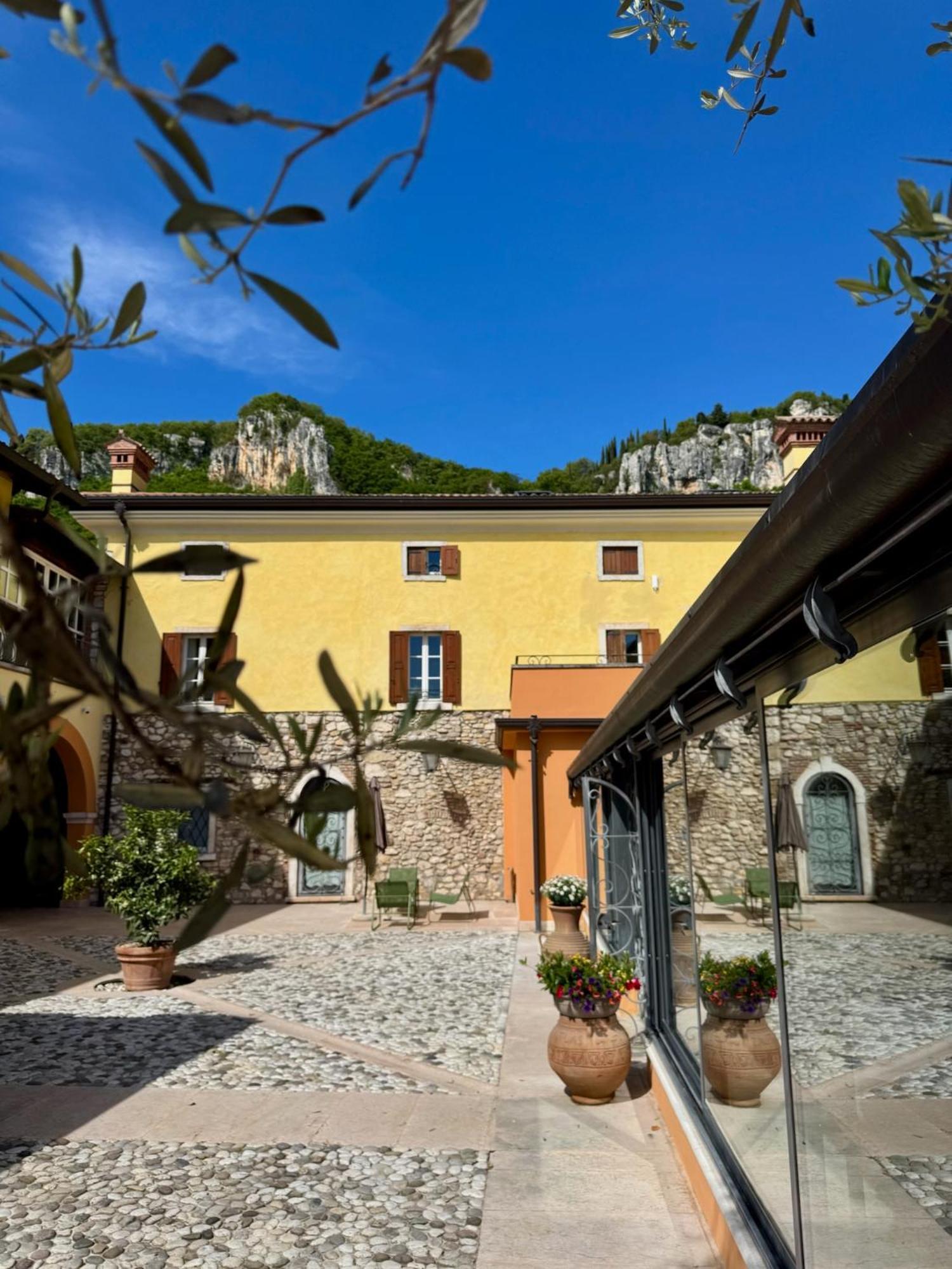 Corte Impero Hotel & Restaurant Affi Exterior photo